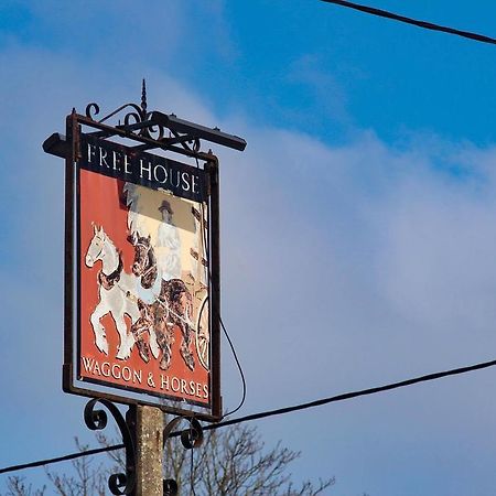 The Waggon And Horses Hotel Great Yeldham Exterior foto